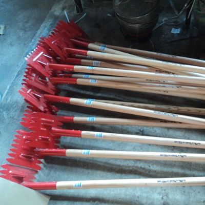 Projetos de Roofing DIY Feito Fácil com Roofing Peda Personalizada e Mão de Madeira Longa